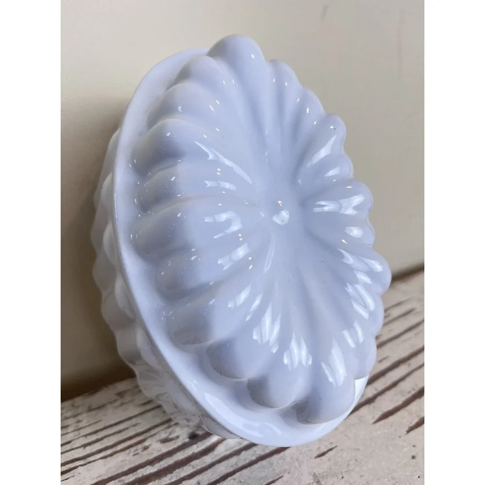 Vintage Dutch White Enamelware Jello Pudding Mold W/ Hanger Cottage Kitchen Home